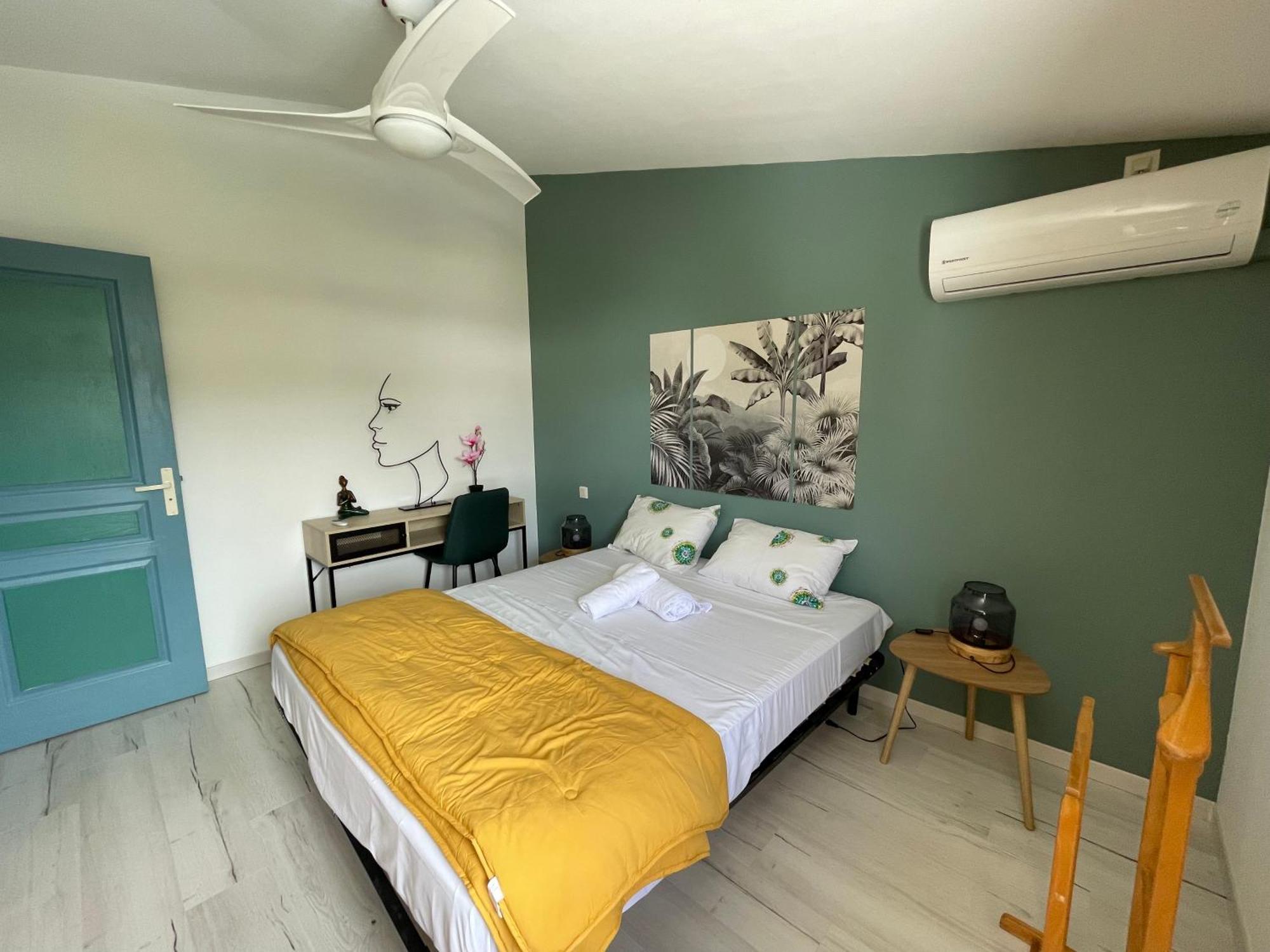Duplex Tifanjan Avec Jardin Fleuri Pres De La Mer Saint-Paul Esterno foto